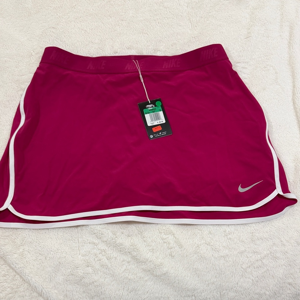 Nike Women's Fuchsia golf Skort with White Trim